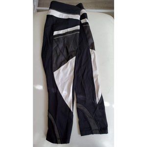 Lululemon capris, size 6